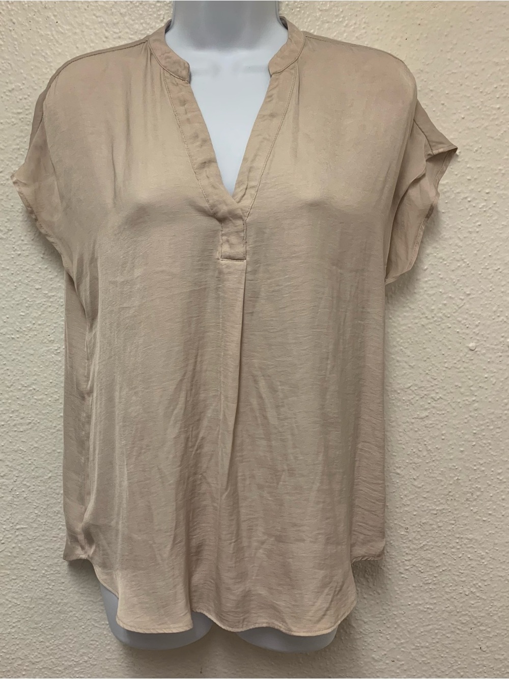 Rachel Roy Blouse Women's XS Tan Beige V-Neck Short Sleeve Sheer Top Relaxed Fit